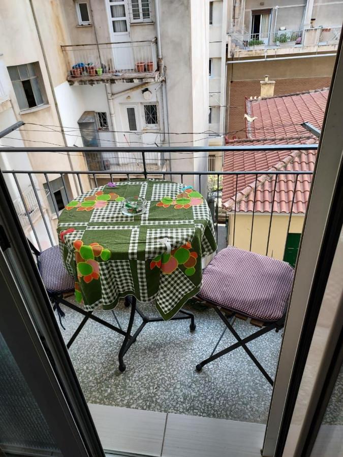 Appartement 7 Stars Near Metro à Athènes Extérieur photo